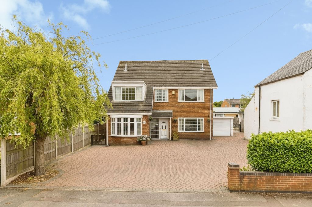 Property photo 1 of 17