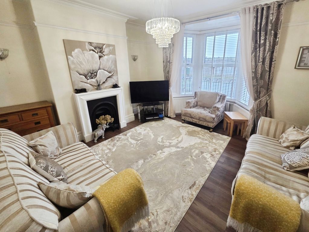 Property photo 2 of 16 Pbox-Img.Jpg