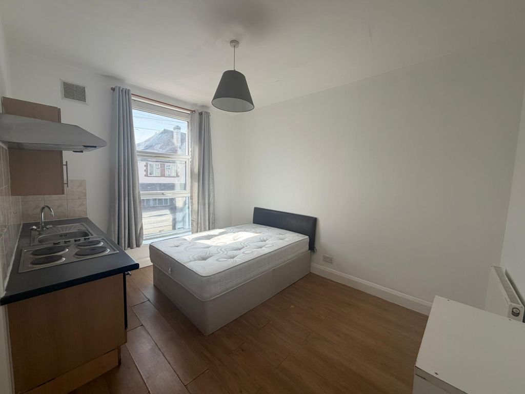 Property photo 1 of 3