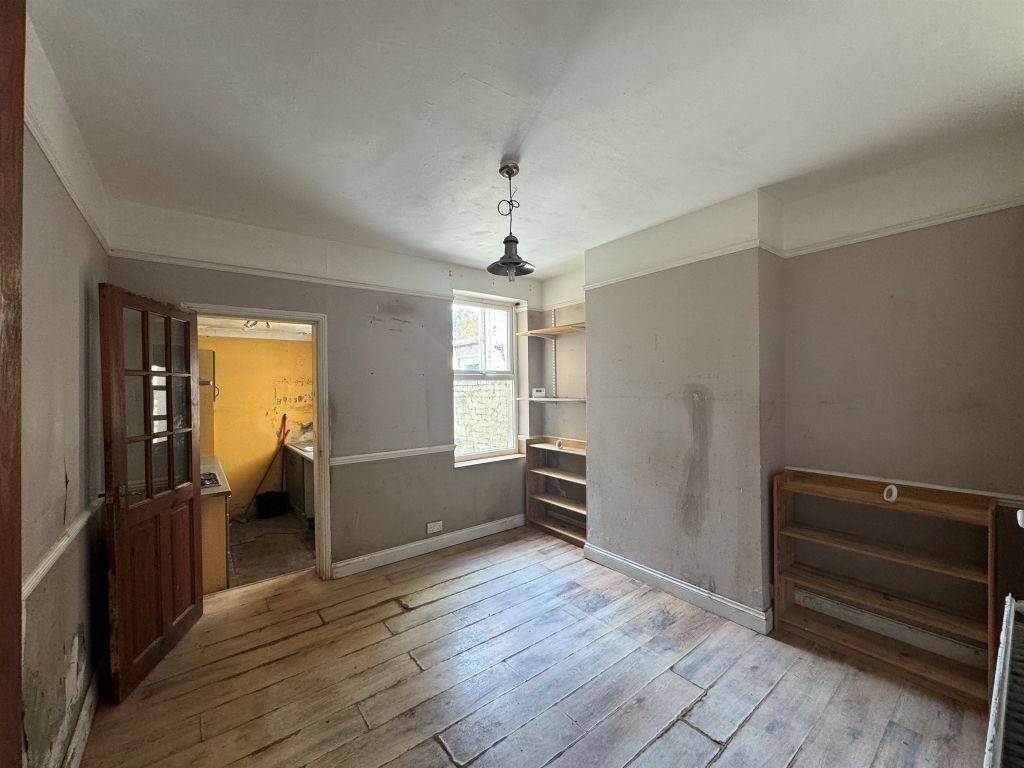 Property photo 3 of 11 Dining Room