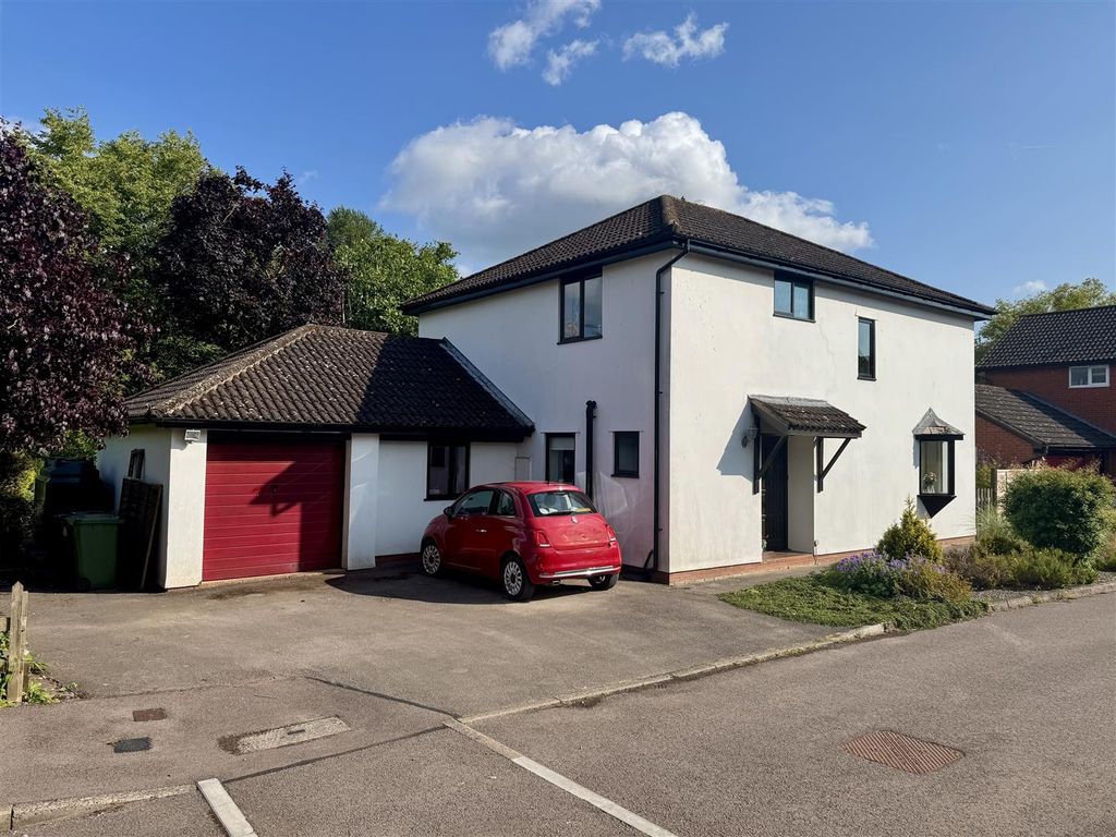 Property photo 1 of 32