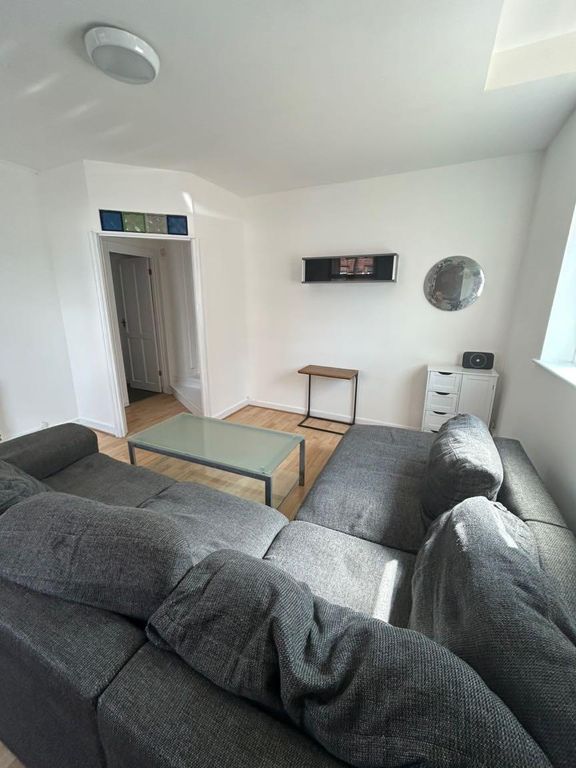 Property photo 2 of 8