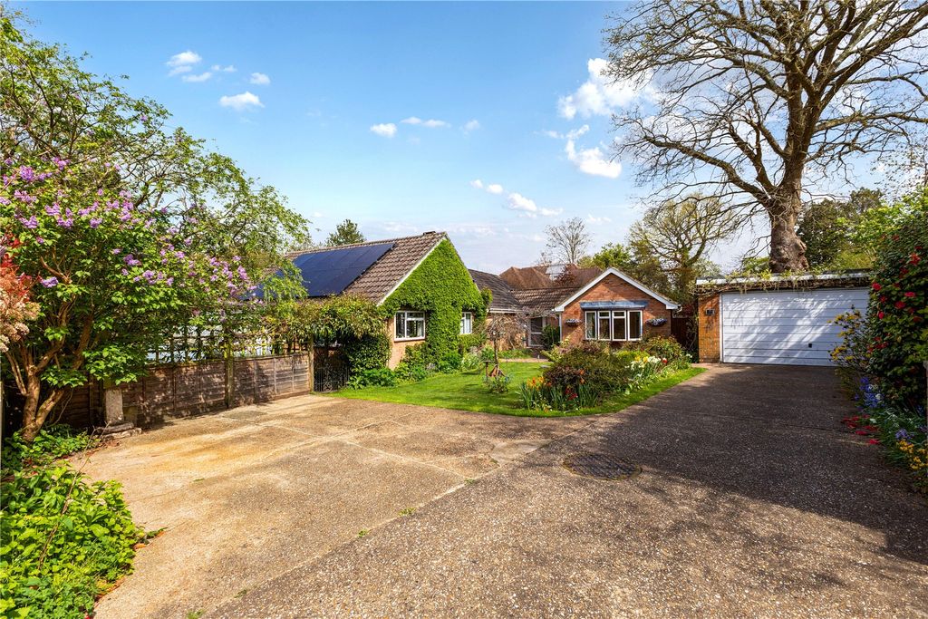 Property photo 2 of 33 Picture No. 47