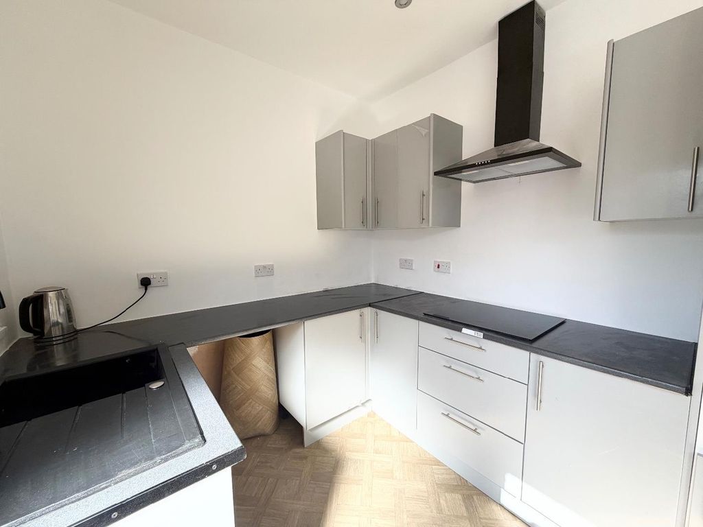 Property photo 3 of 8 Kitchen/Diner