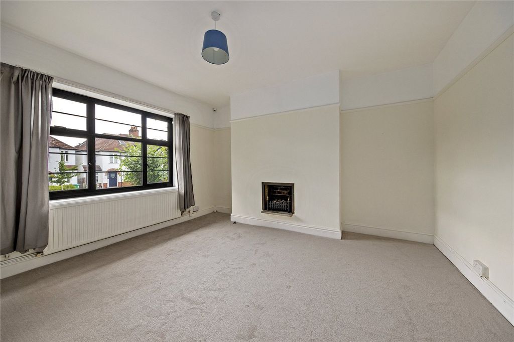 Property photo 2 of 12 Picture No. 14