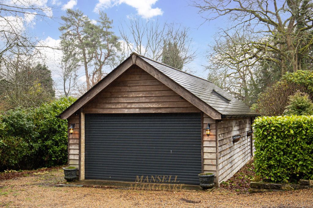 Property photo 2 of 37