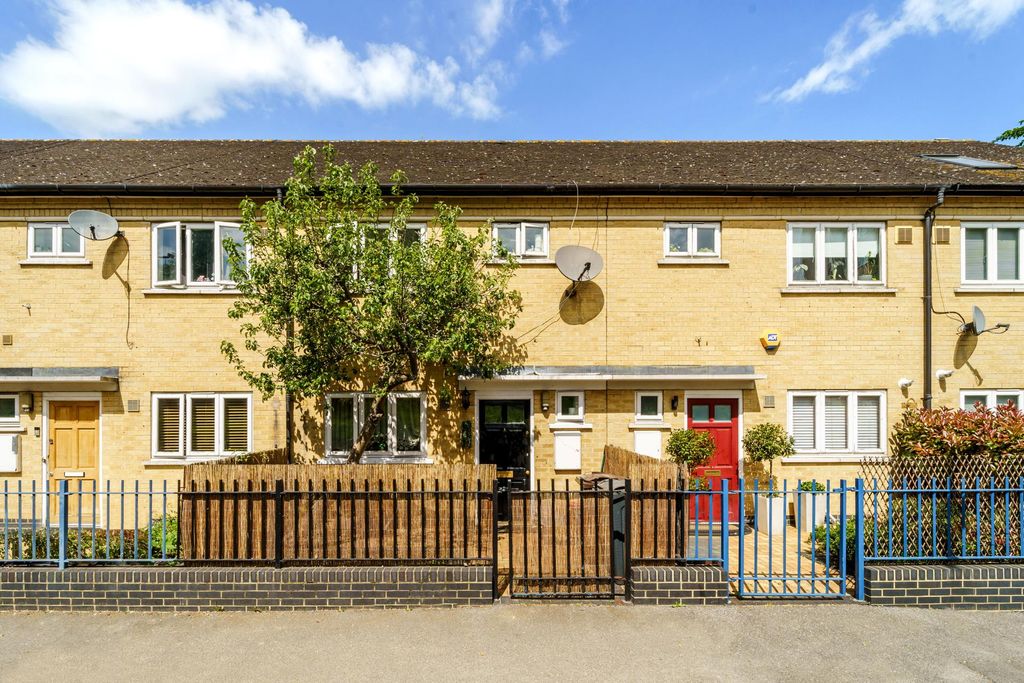 Property photo 1 of 11