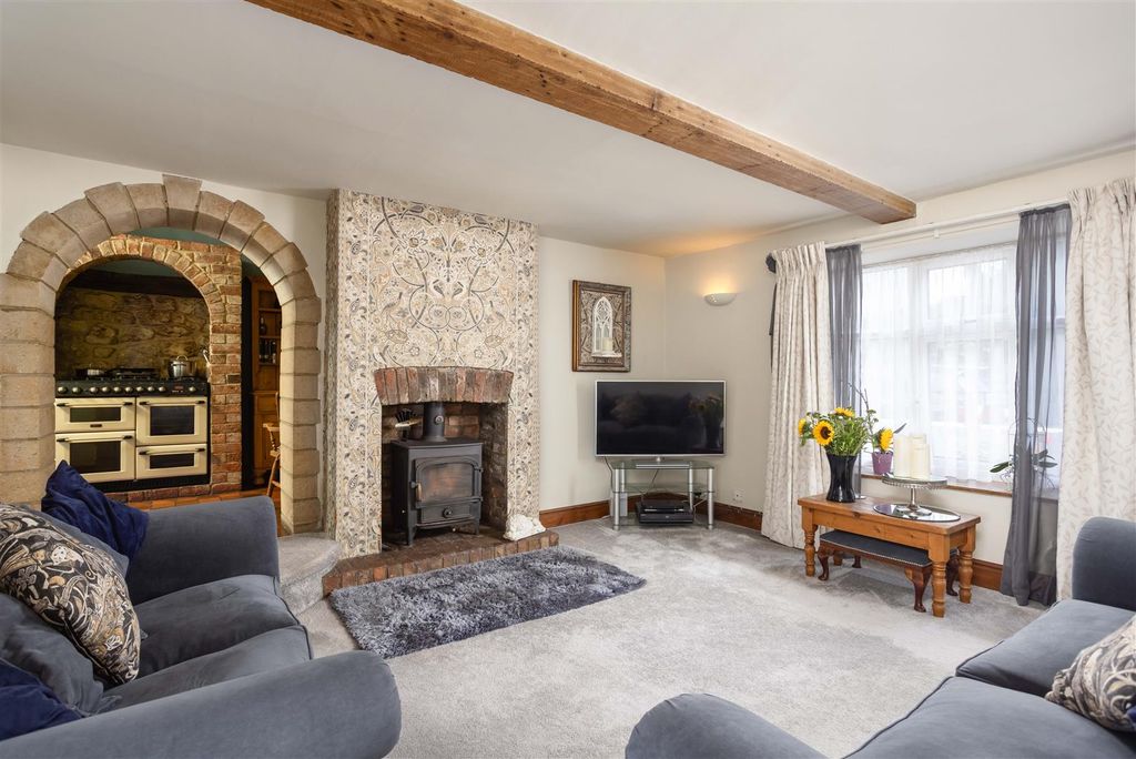 Property photo 3 of 15 00010.Jpg