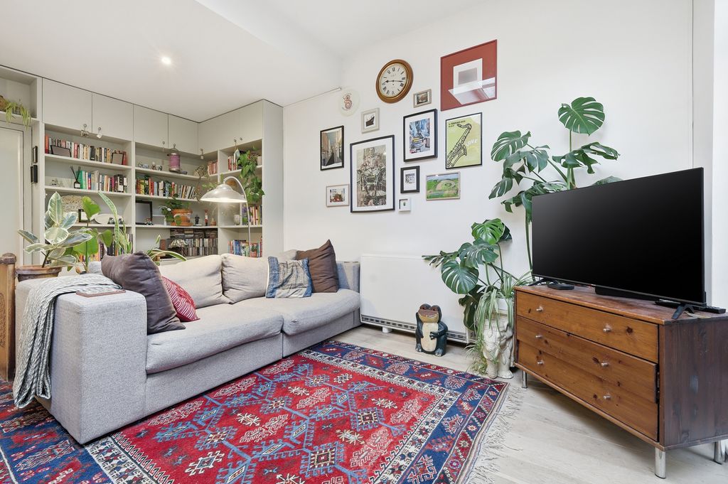 Property photo 2 of 17 Photo 2