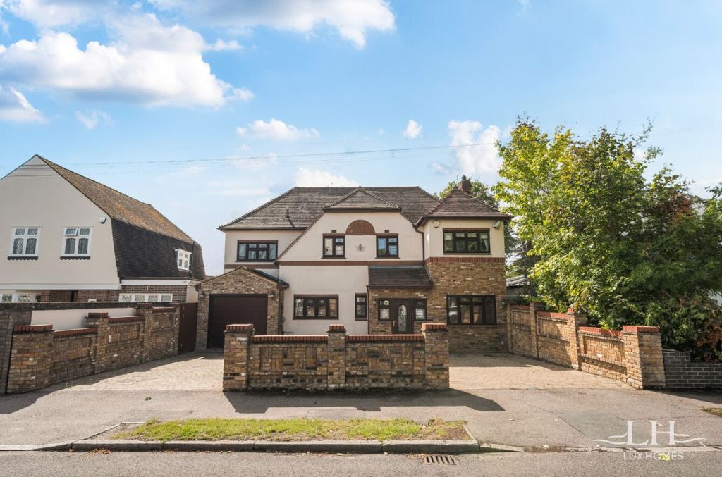 Property photo 1 of 24