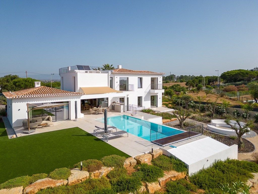 Property photo 1 of 30