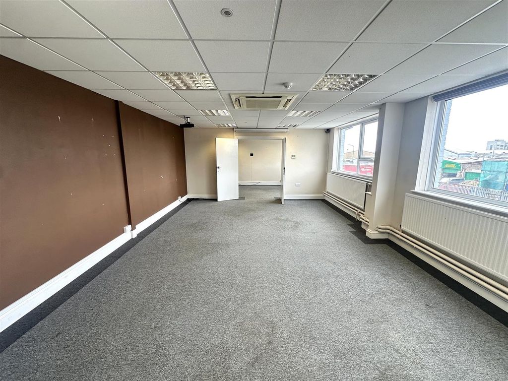 Property photo 2 of 8 Img_1425.Jpg