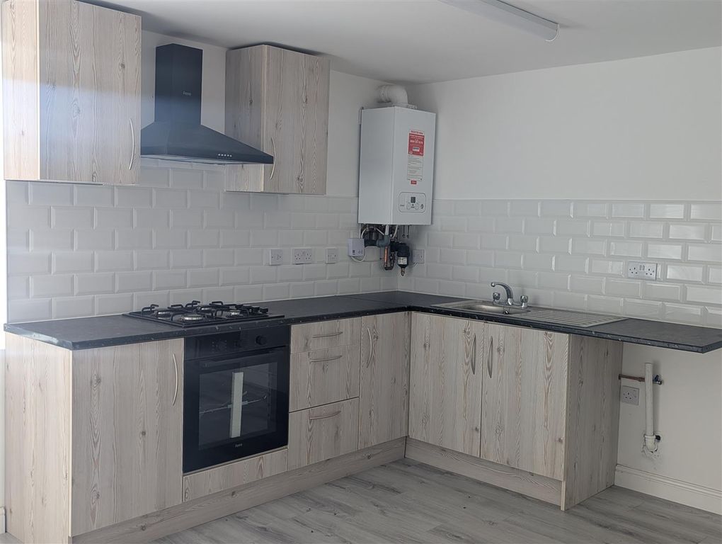 Property photo 2 of 10 1000446360.Jpg