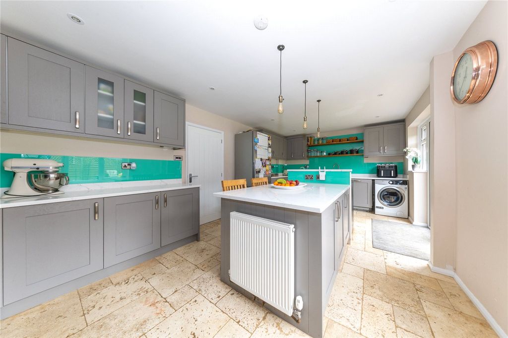 Property photo 2 of 17 Kitchen