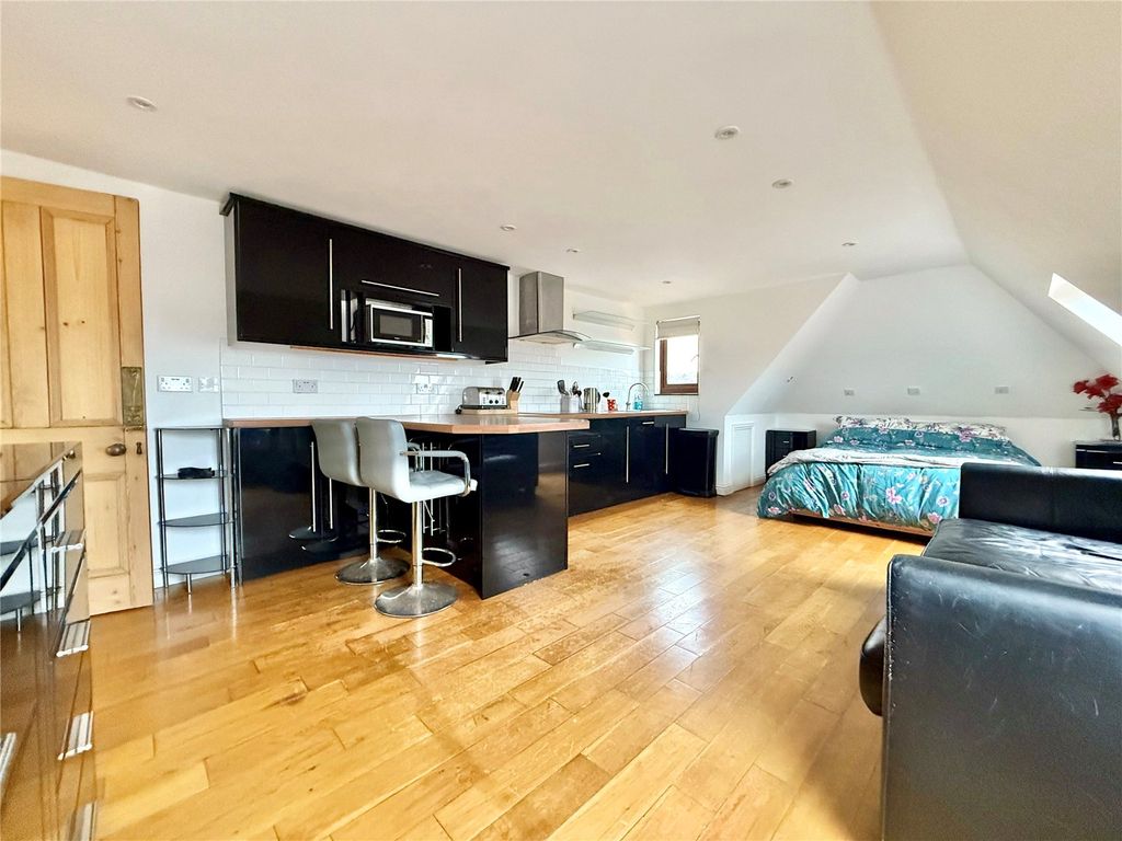 Property photo 3 of 24 Picture No. 27