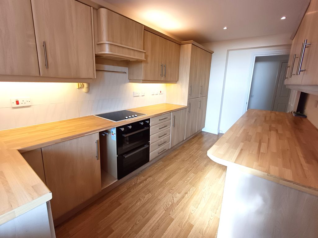 Property photo 3 of 34
