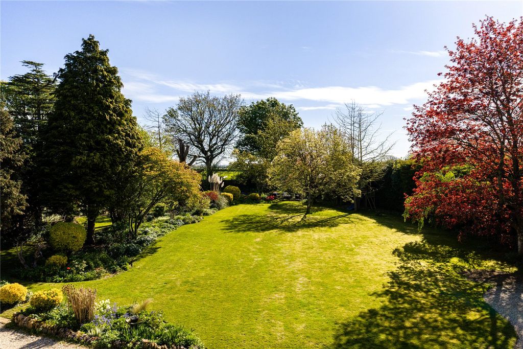 Property photo 3 of 29 Garden
