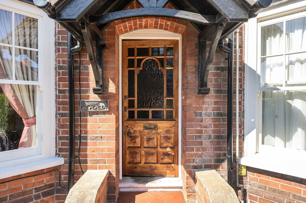 Property photo 2 of 10 Private Entrance