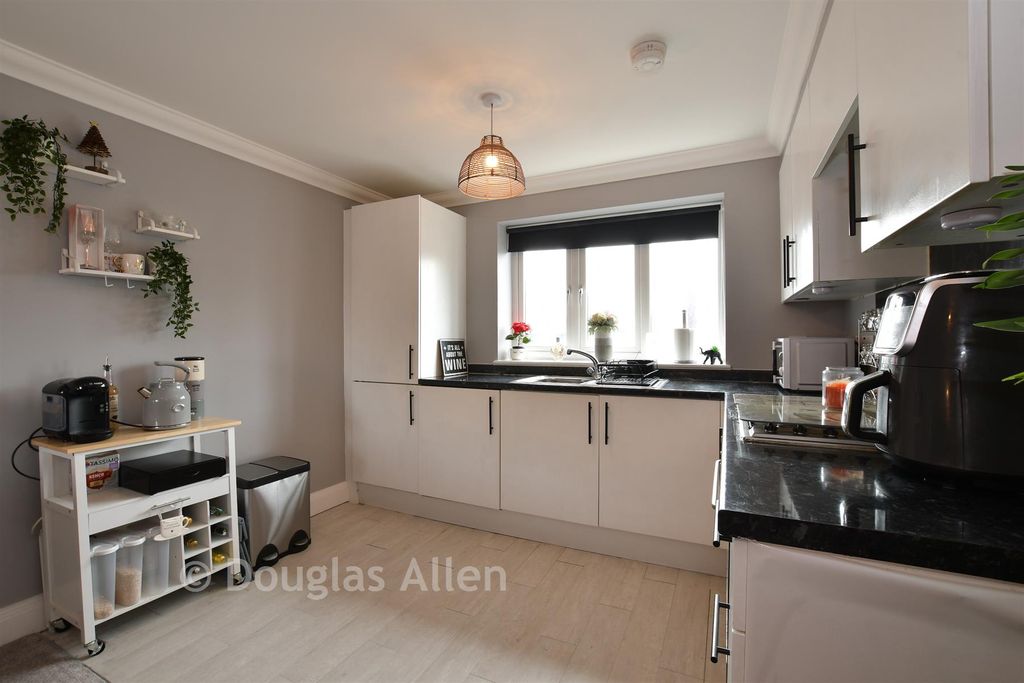 Property photo 3 of 11 Lounge/Kitchen/Dining Room