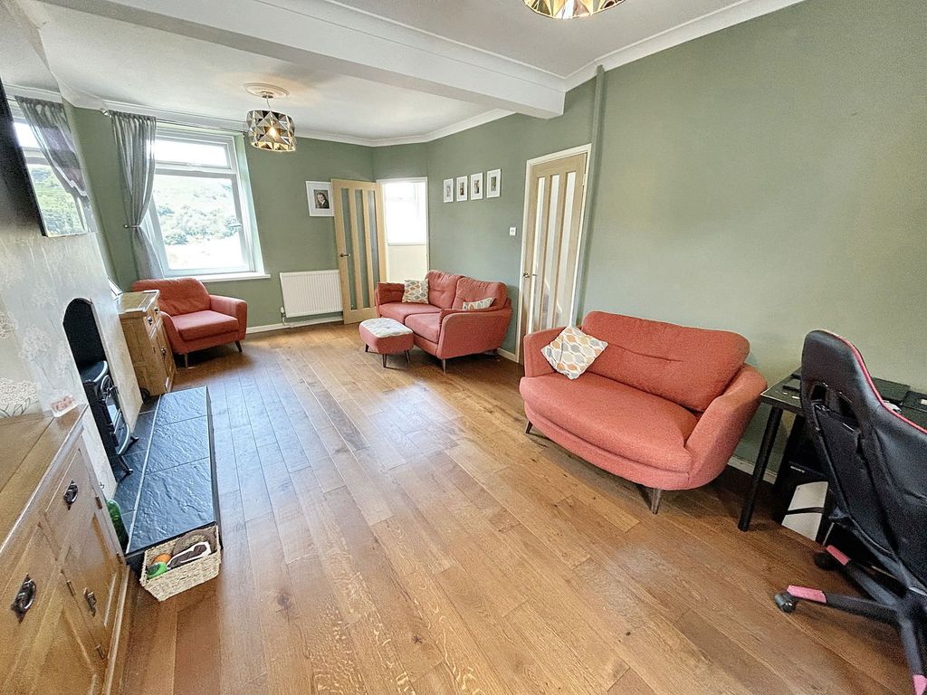 Property photo 3 of 25