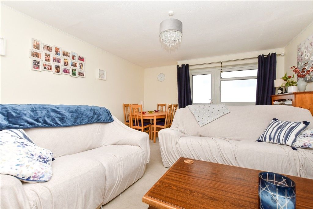 Property photo 3 of 19 Lounge/Diner