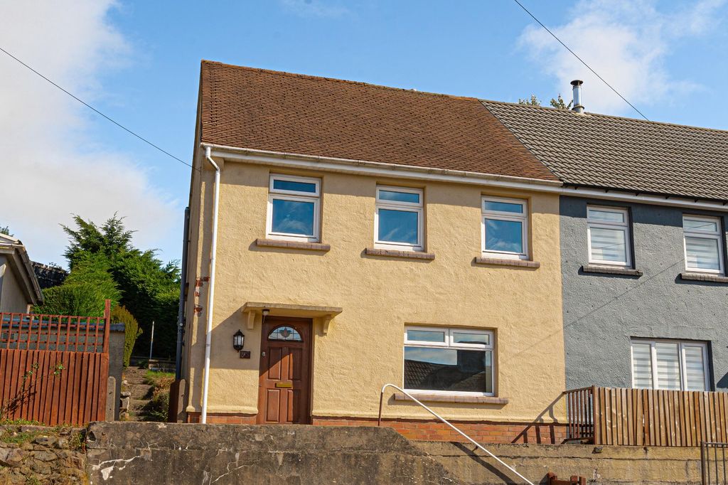 Property photo 1 of 33