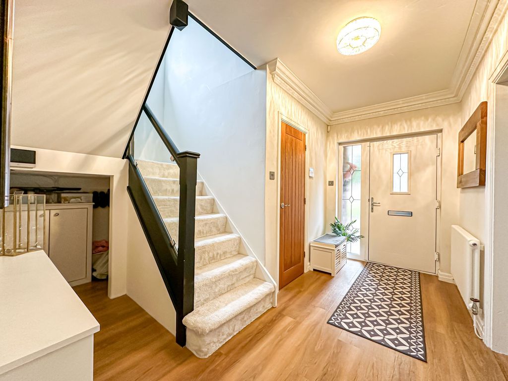 Property photo 2 of 25