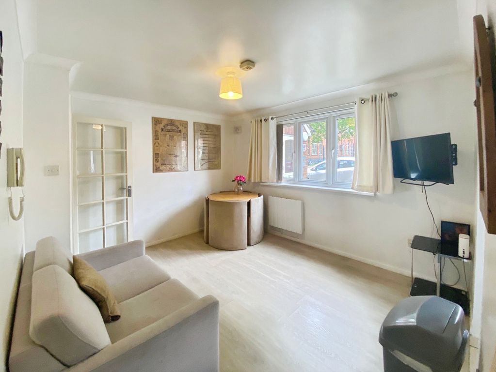Property photo 2 of 8 Pbox-Img.Jpg