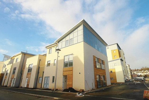 Property photo 1 of 5