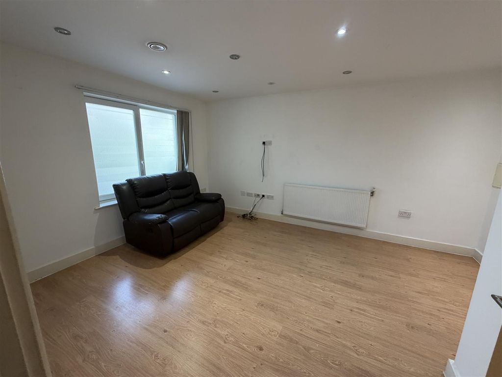 Property photo 3 of 13 Img_1980 3.Jpg