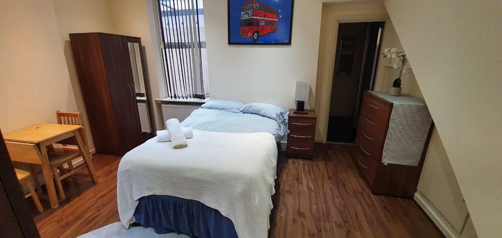 Property photo 1 of 4