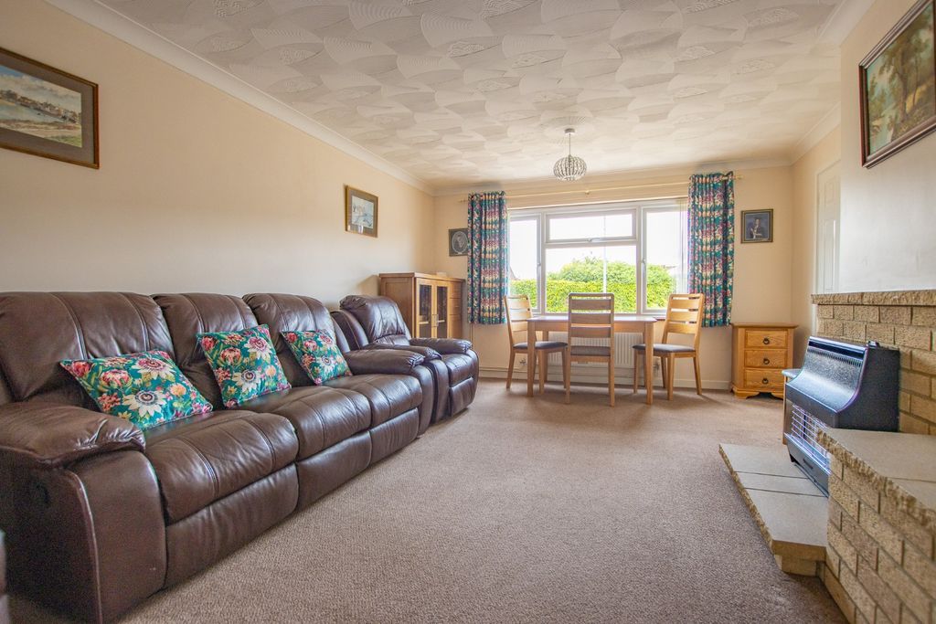Property photo 3 of 16 4907094