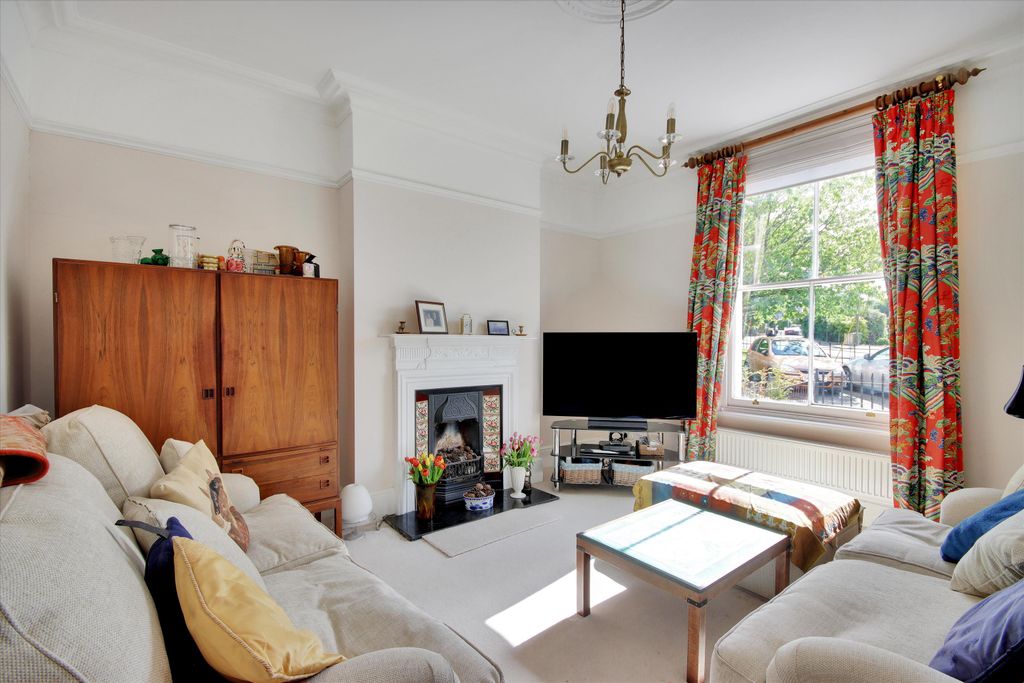 Property photo 2 of 13 Image