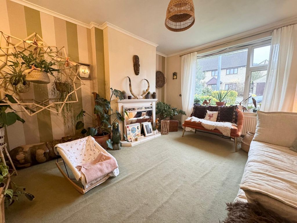 Property photo 3 of 9 Living Room