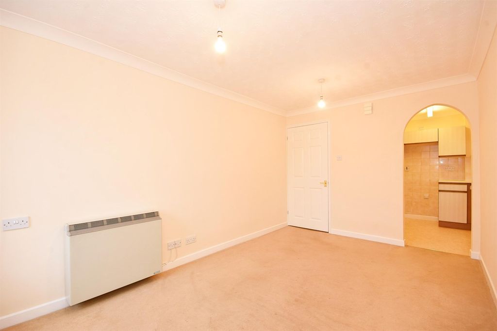 Property photo 3 of 11