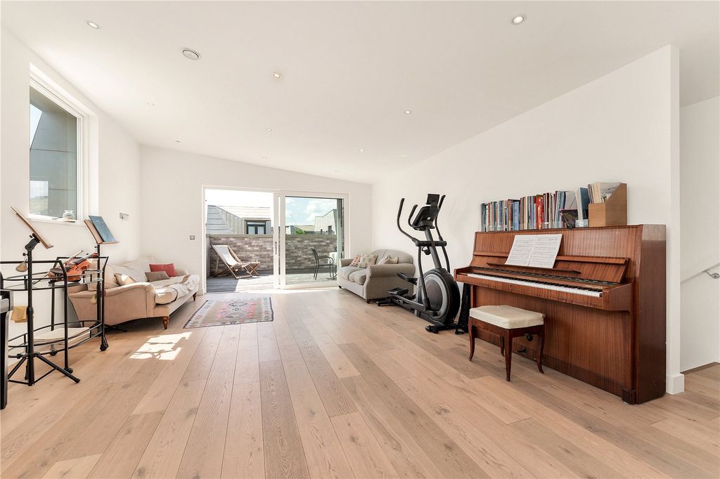 Property photo 3 of 11 Picture No. 09