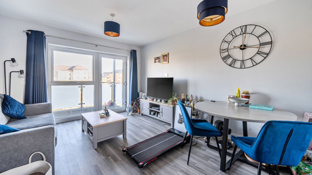 Property photo 3 of 18