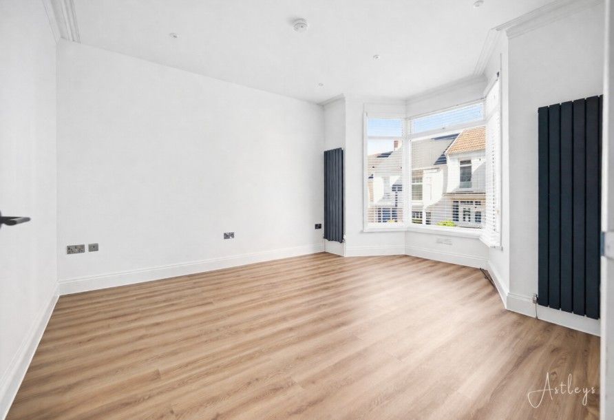 Property photo 3 of 23