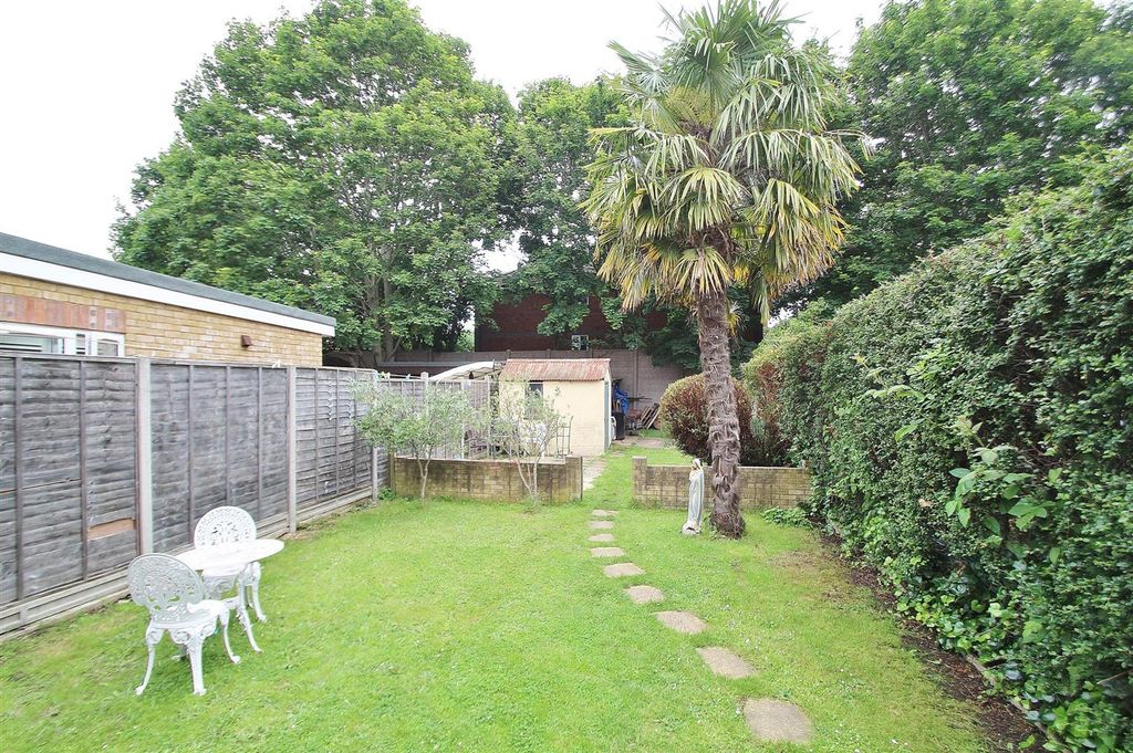 Property photo 2 of 8