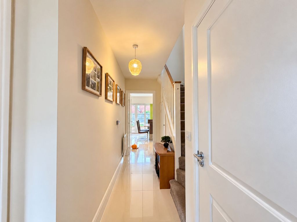 Property photo 2 of 20 Hallway