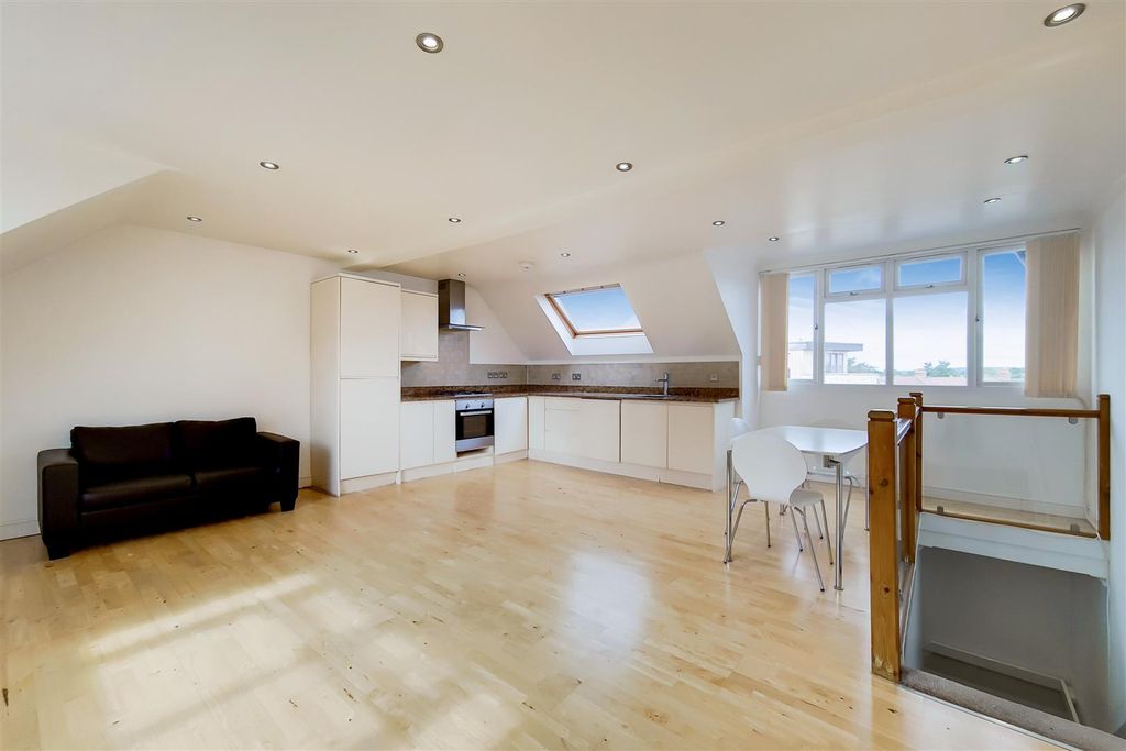 Property photo 1 of 9 8_Kitchen-Reception-2.Jpg