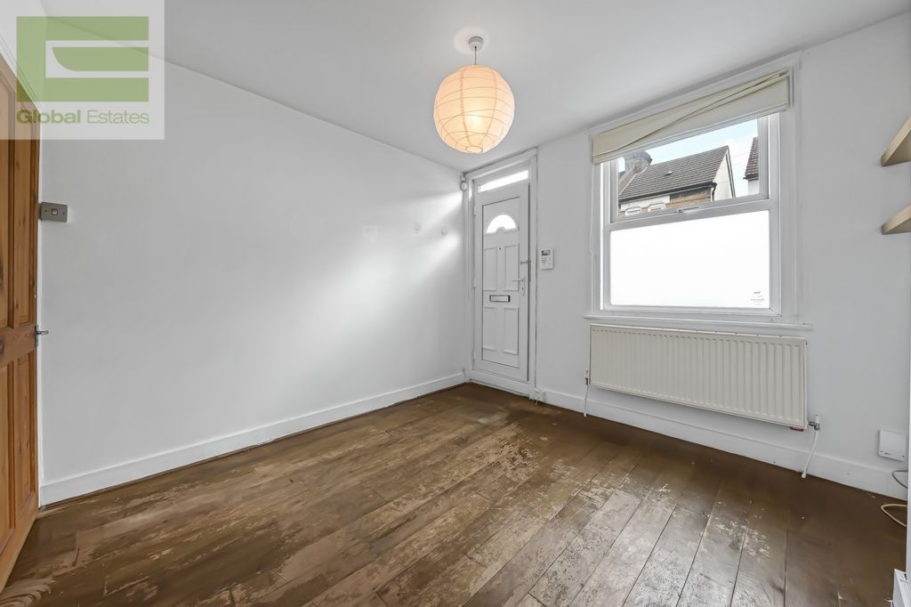 Property photo 3 of 13 Photo 8