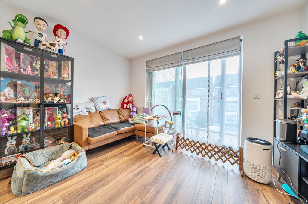 Property photo 2 of 13 1414580-5-698F554...