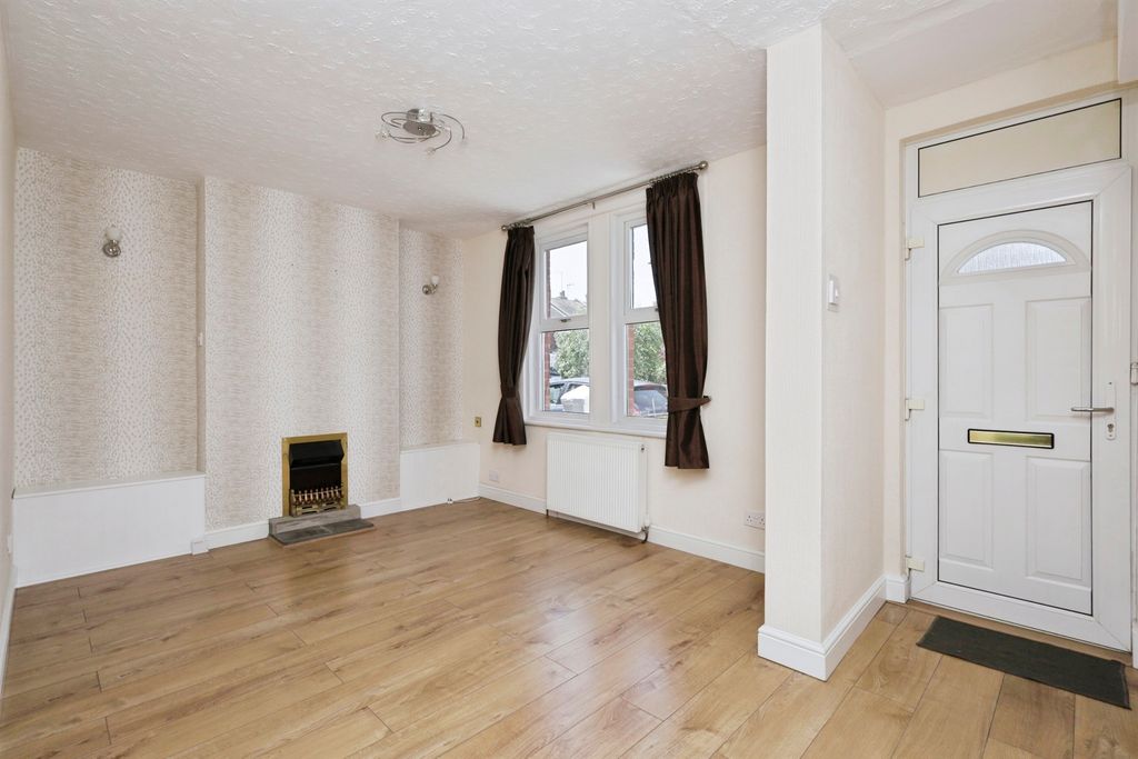 Property photo 2 of 13