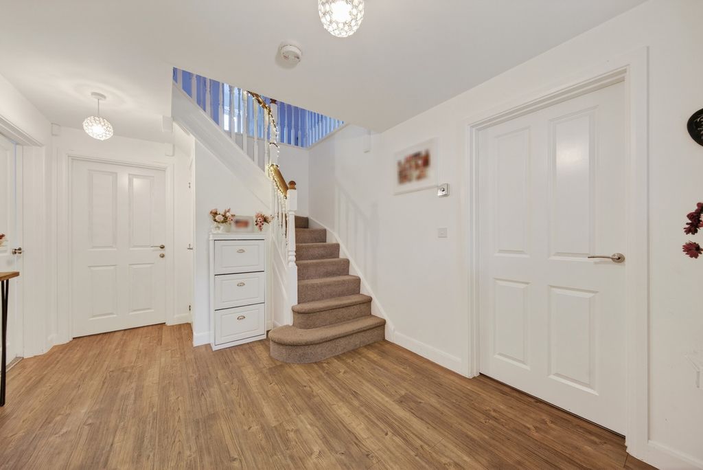 Property photo 2 of 38