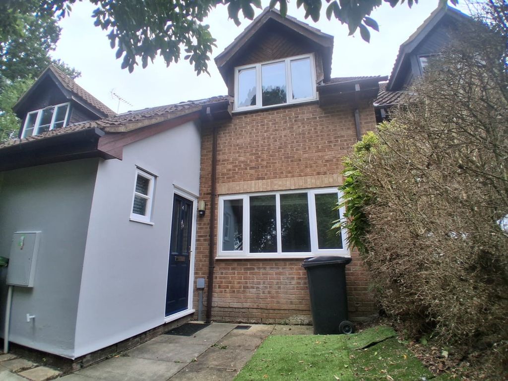 Property photo 1 of 7 Bedroom 2