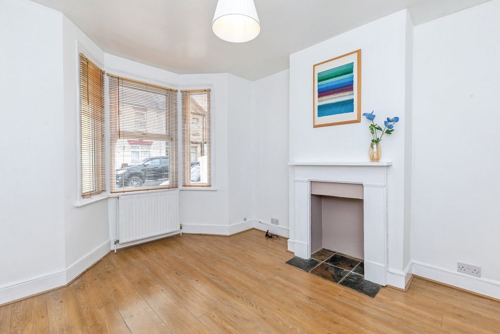 Property photo 2 of 20 Pbox-Img.Jpg