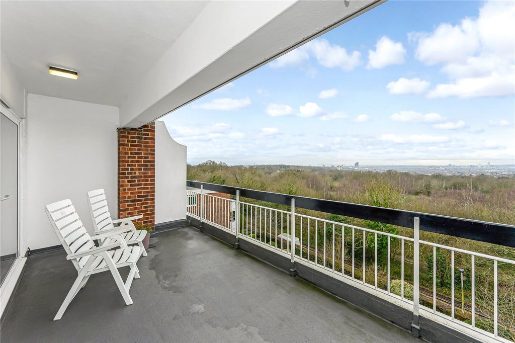 Property photo 3 of 29 Picture No. 16