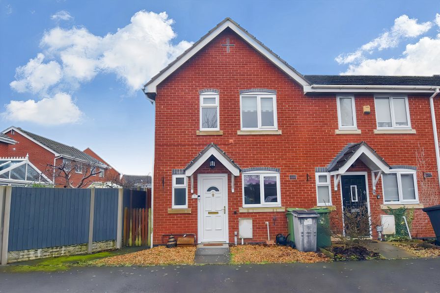 Property photo 1 of 17 Front Aspect