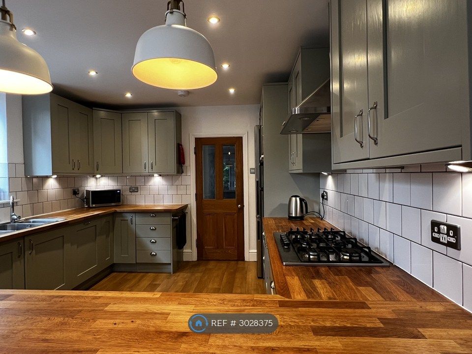 Property photo 2 of 18 Kitchen - Worktop Bar